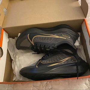 BNWB Nike Zoom Gravity Icon Clash Sneakers